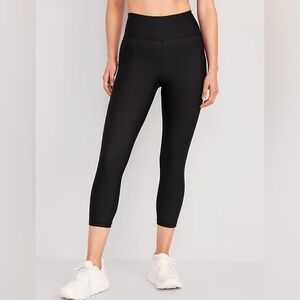SOLD NWT Extra High-Waisted PowerChill Cropped Leggings
